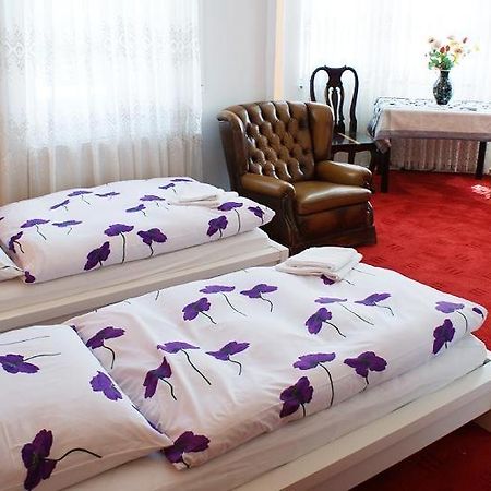 Pension De Lux Königsbrunn Kültér fotó